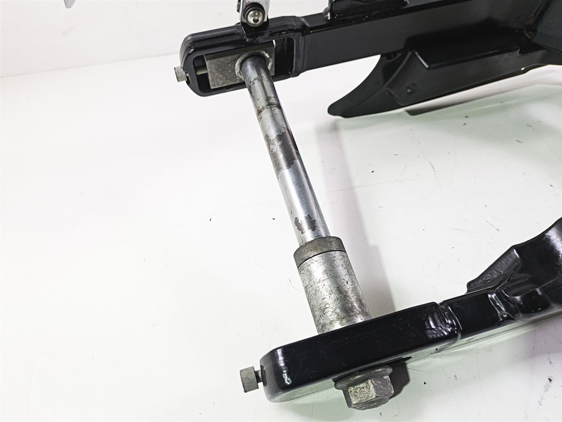 2007 Harley FXDWG Dyna Wide Glide Rear Swingarm & Belt Guards 47820-06 {{ shop.shopifyCountryName }} - Mototech271