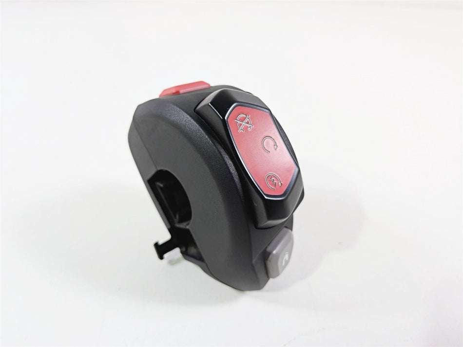 2022 Triumph Tiger 900 GT Pro Right Hand Home Start Stop Control Switch T2044829 {{ shop.shopifyCountryName }} - Mototech271