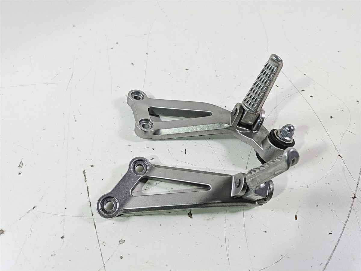 2005 Kawasaki ZX12R Ninja Rear Passenger Footpeg Set 35063-0062-458 {{ shop.shopifyCountryName }} - Mototech271