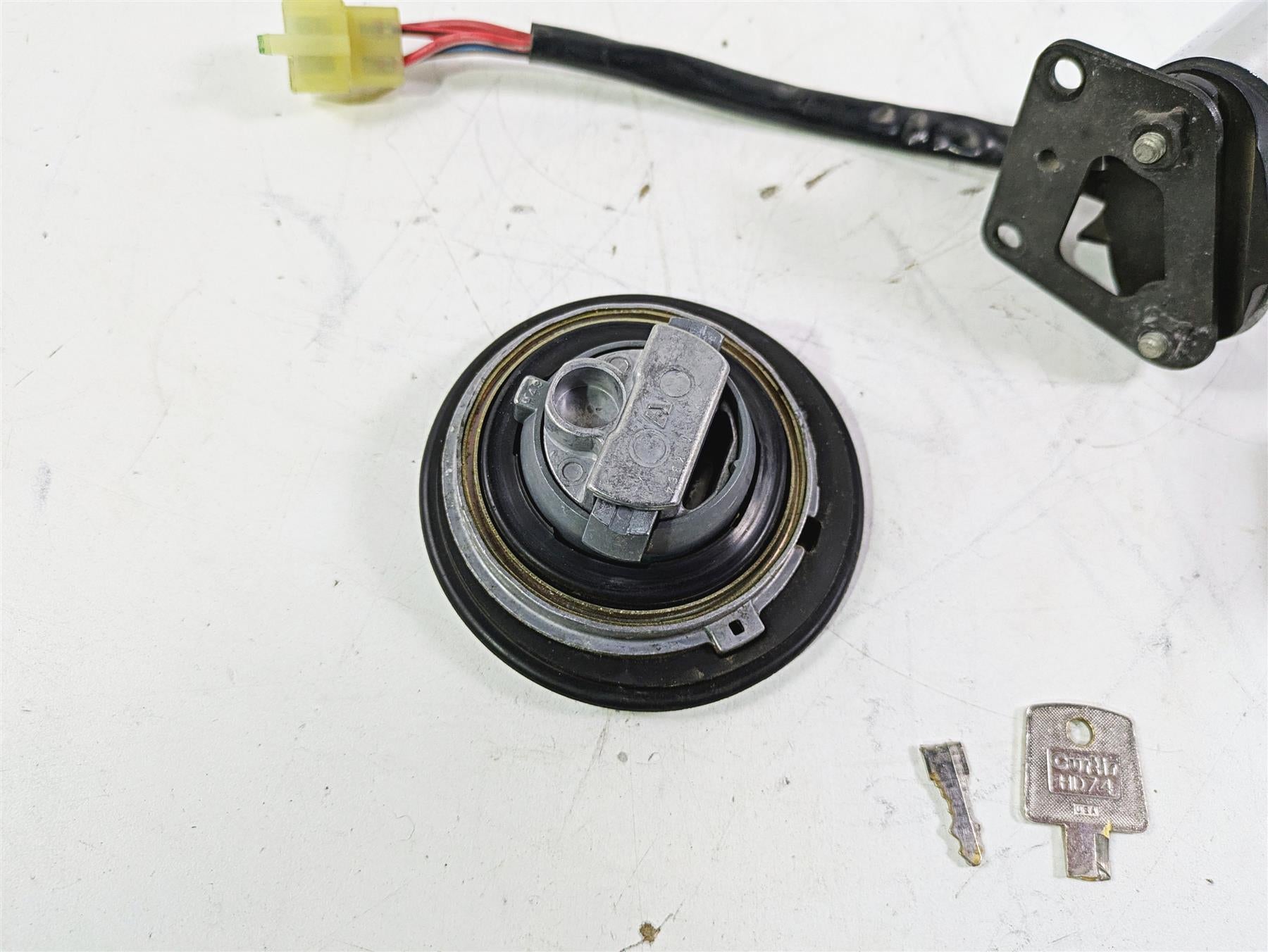 2002 Honda V-Twin VTX1800 C Ignition Switch Key Lock Set READ 35100-MCH-000 {{ shop.shopifyCountryName }} - Mototech271