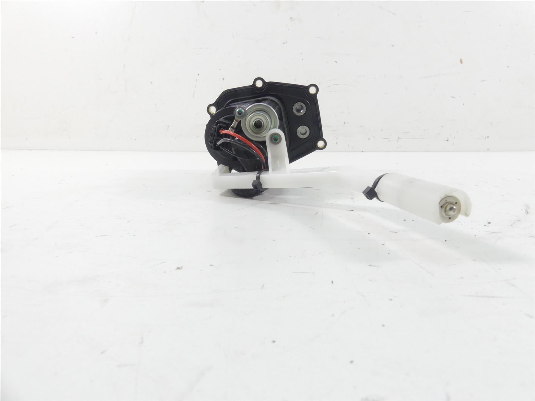 2018 Ducati Hypermotard 939 SP Fuel Gas Petrol Pump - Tested 16024281A {{ shop.shopifyCountryName }} - Mototech271