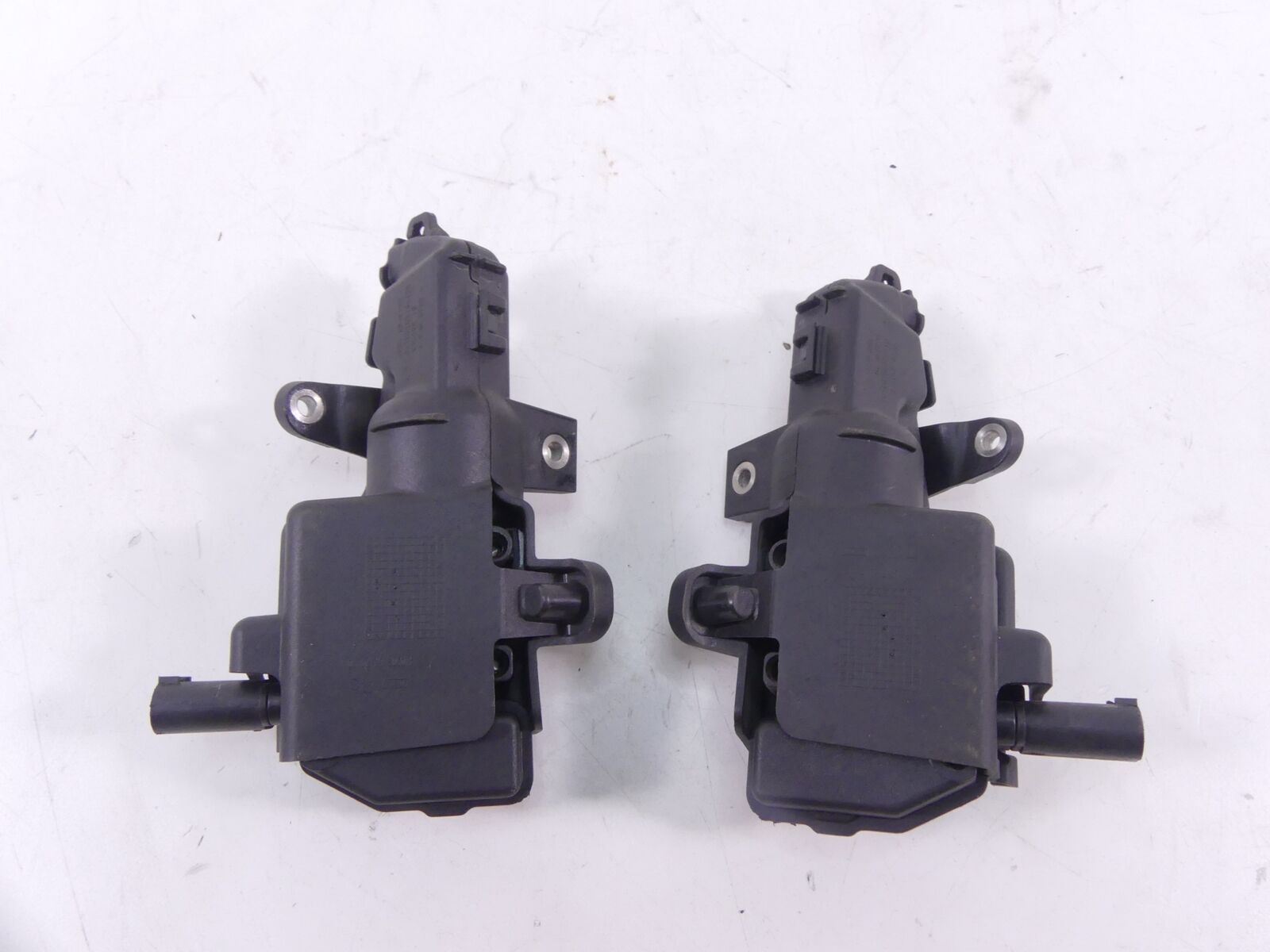 2017 BMW R1200RT RTW K52 Saddlebag Electronic Lock Set Actuator 46547727407 {{ shop.shopifyCountryName }} - Mototech271