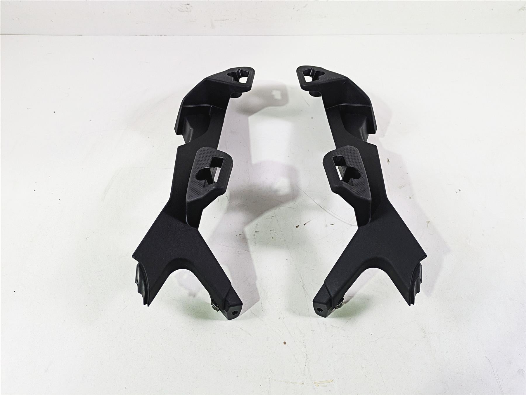 2016 Moto Guzzi Stelvio 1200 8V NTX Saddlebag Holder Bracket Set 886206 886207 | Mototech271