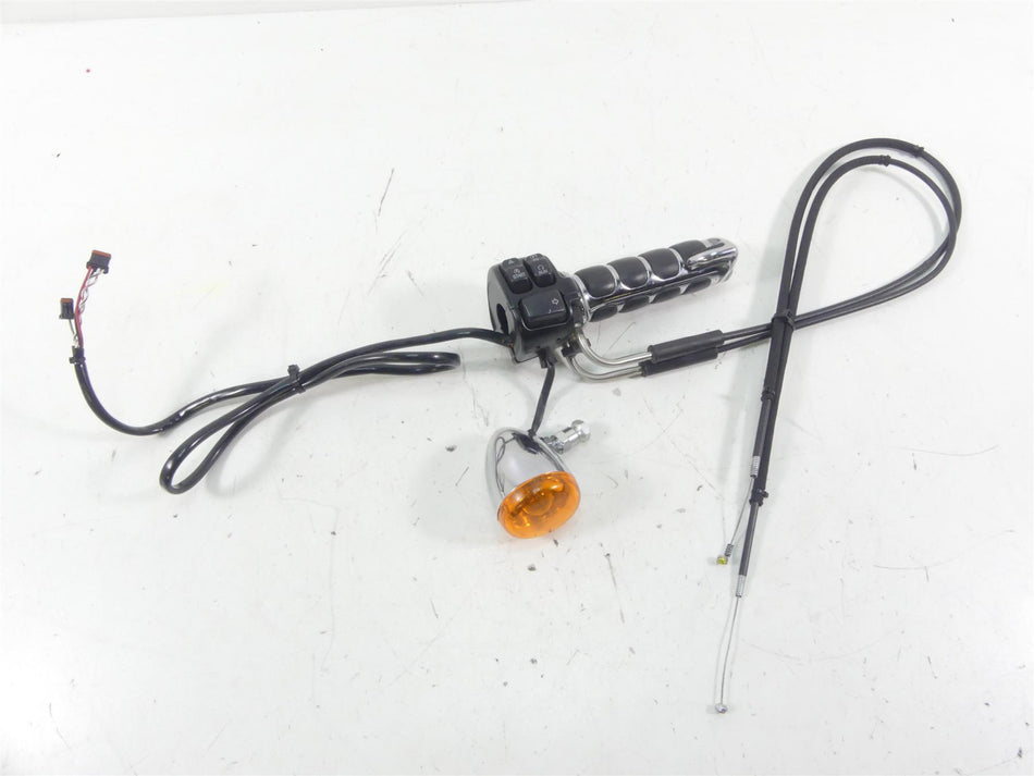 2014 Harley FXDL Dyna Low Rider Right Hand Control Switch & Blinker 72944-12 {{ shop.shopifyCountryName }} - Mototech271
