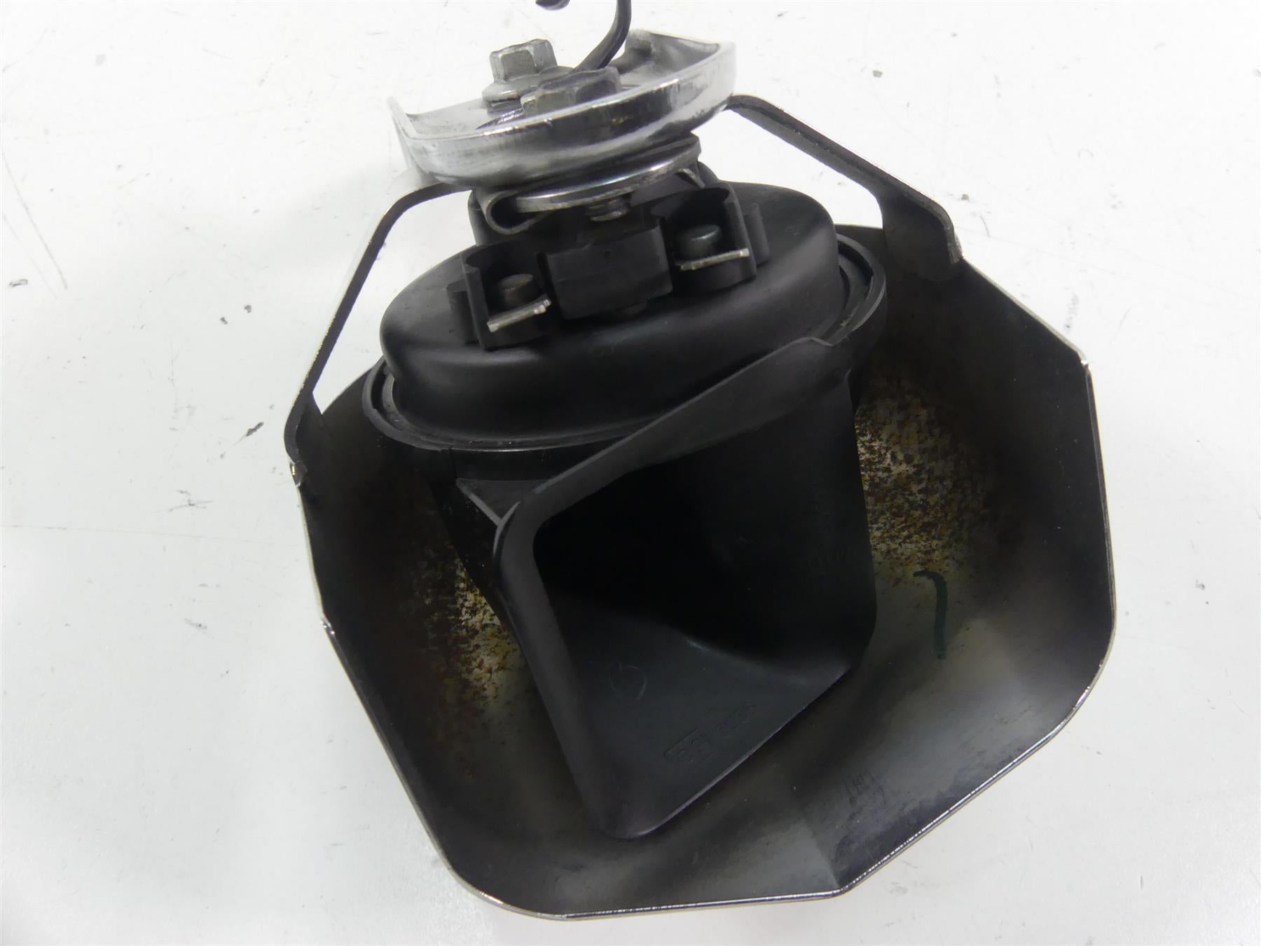 2012 Harley Touring FLHTP Electra Glide Horn & Chrome Cover 61300478A {{ shop.shopifyCountryName }} - Mototech271