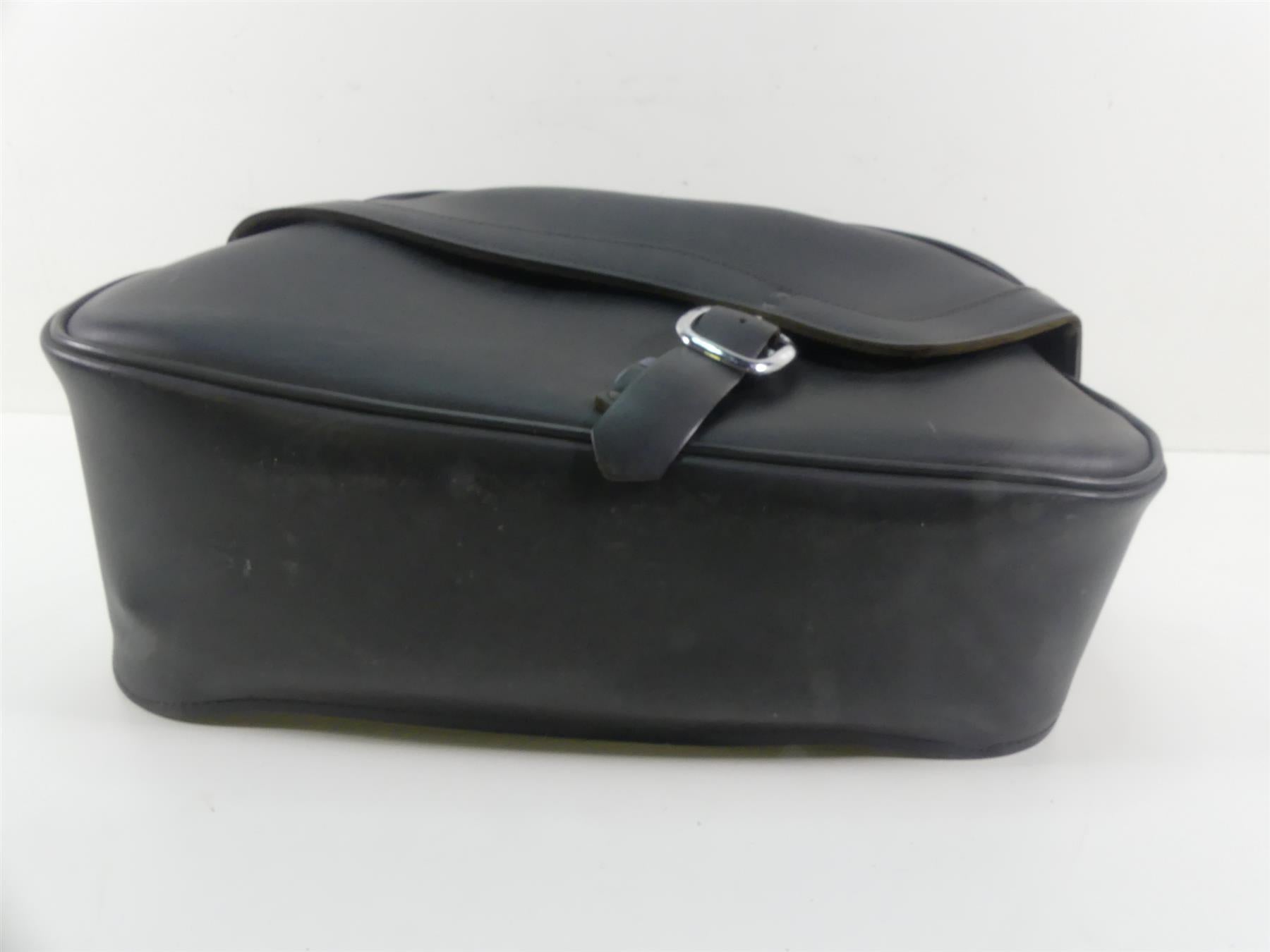 2007 Honda VTX1800 T1 Right Saddlebag Saddle Bag 08L56-MCV-100E 08L56-MCV-10041 {{ shop.shopifyCountryName }} - Mototech271