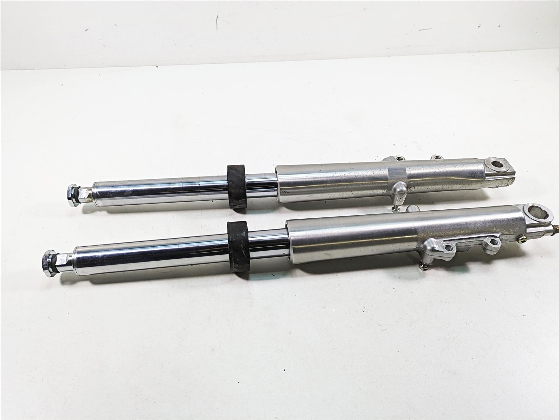 2006 Harley Touring FLHTCUI Electra Glide Front Fork Legs 41mm 46495-06 46502-06 {{ shop.shopifyCountryName }} - Mototech271