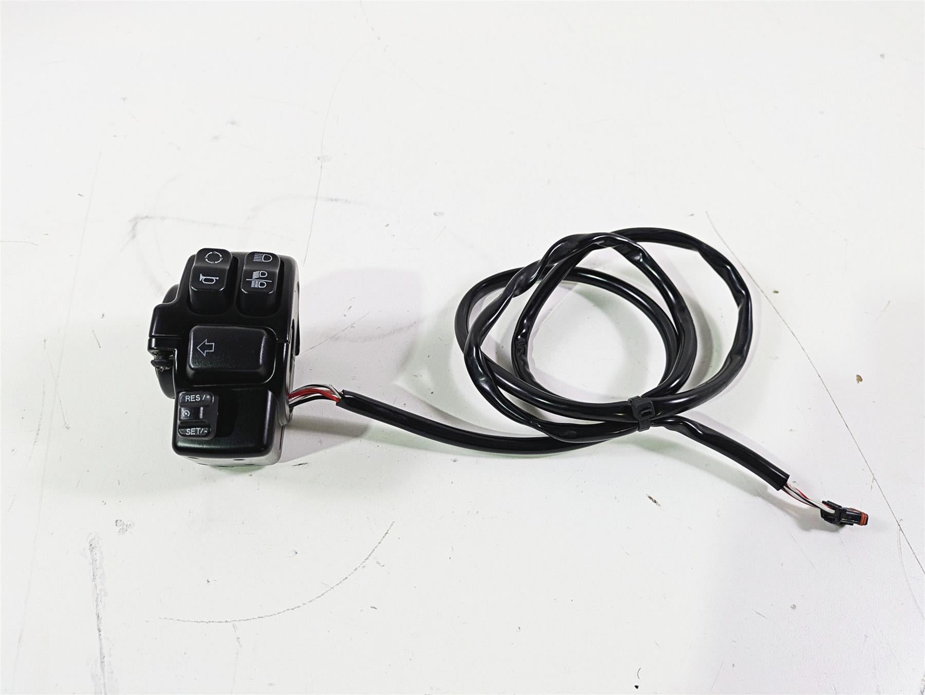 2017 Harley FLS Softail Slim Left Hand Cruise Control Switch  71500292 | Mototech271