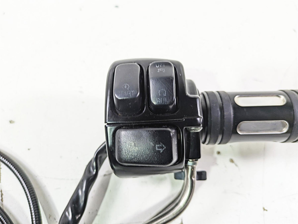 2012 Harley VRSCF Muscle V Rod Right Hand Control Switch - Read 71684-06A {{ shop.shopifyCountryName }} - Mototech271