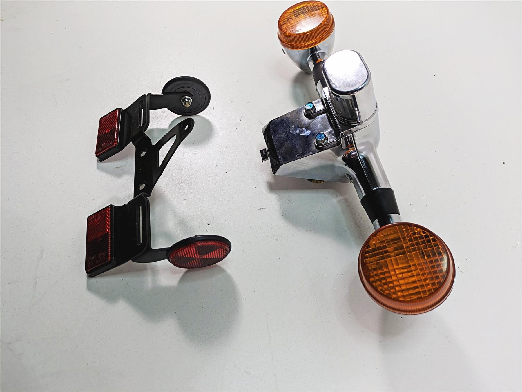 2006 Honda VT1100 C2 Shadow Rear Turn Signal Blinker Set 33650-MBA-613 {{ shop.shopifyCountryName }} - Mototech271