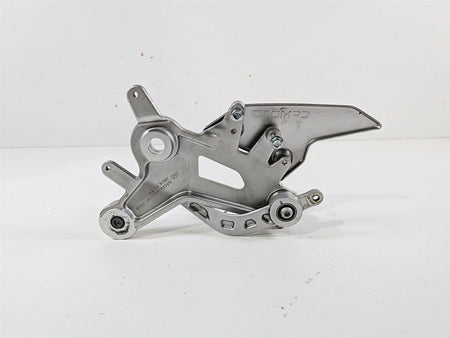 2025 CFMoto 450 SS Right Footpeg & Brake Pedal Set 6AQV-142700-1000 {{ shop.shopifyCountryName }} - Mototech271
