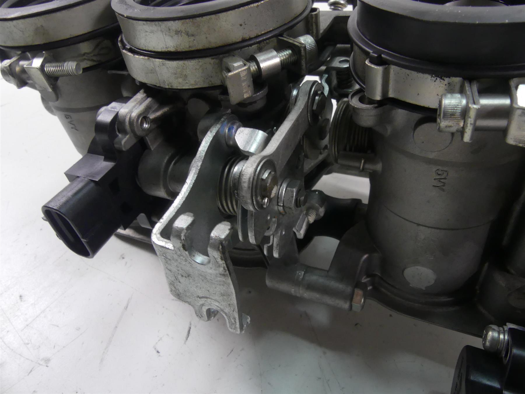 2008 Yamaha FZ1 Fazer Mikuni Throttle Body Bodies & Wiring 2D1-13750-20-00 {{ shop.shopifyCountryName }} - Mototech271