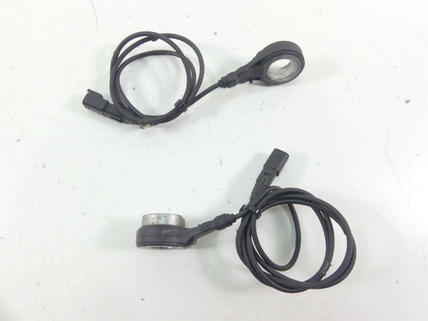 2015 Harley FLD Dyna Switchback Abs Brake Wheel Speed Sensor Set 40682-12 {{ shop.shopifyCountryName }} - Mototech271