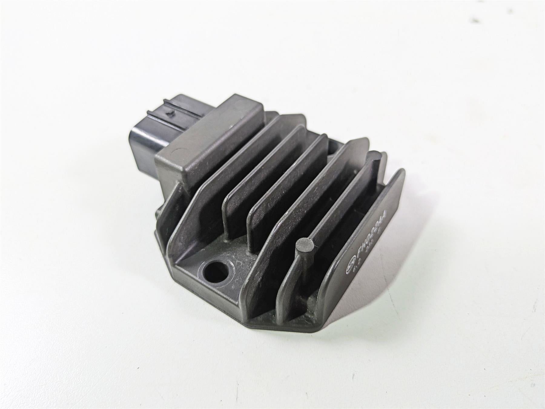 2017 KTM 1290 Super Duke GT Rectifier Voltage Regulator FH022AA 60311034000 {{ shop.shopifyCountryName }} - Mototech271