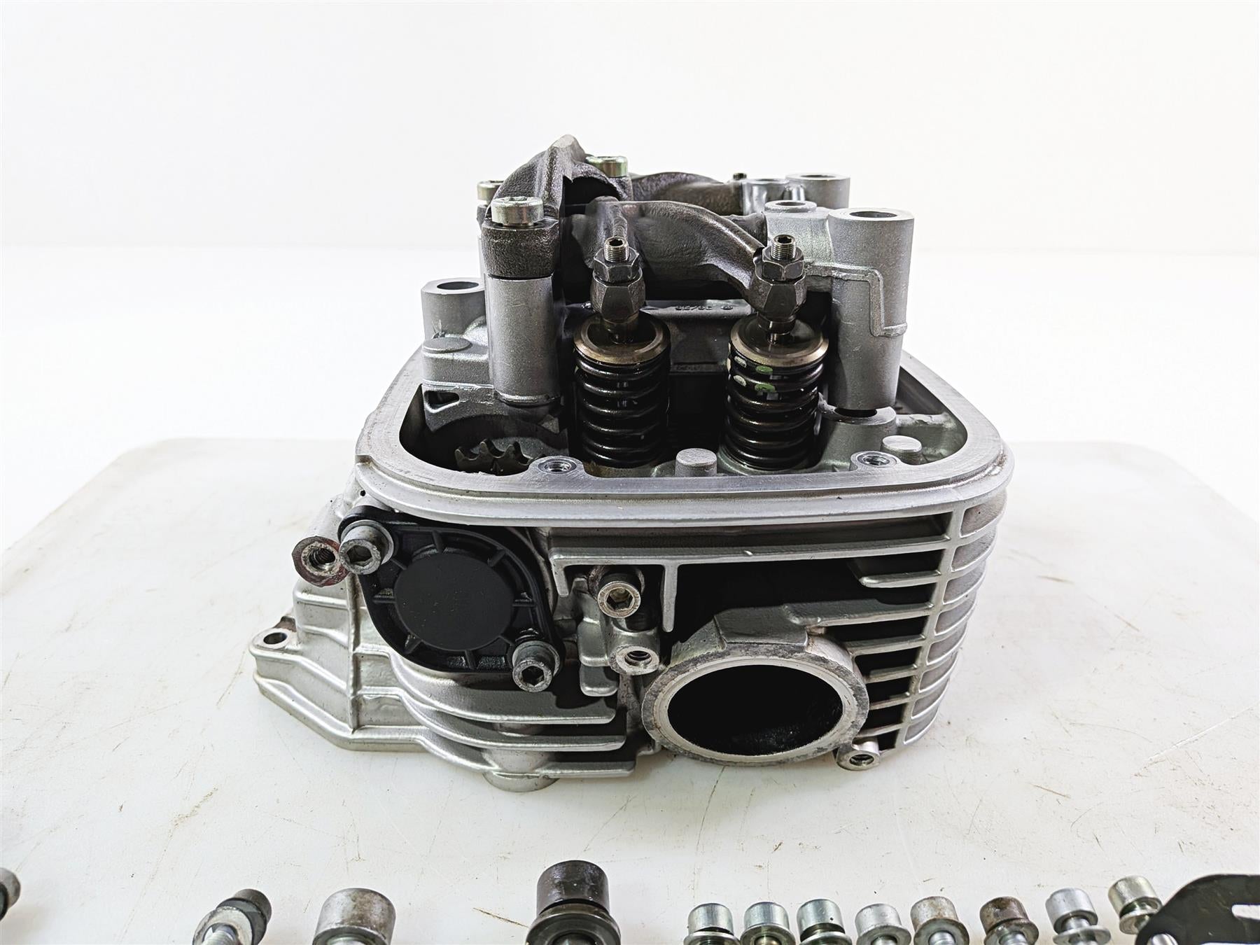 2004 BMW R1150GS R21 Left Cylinderhead Cylinder Head - Good Compression 7670533 {{ shop.shopifyCountryName }} - Mototech271