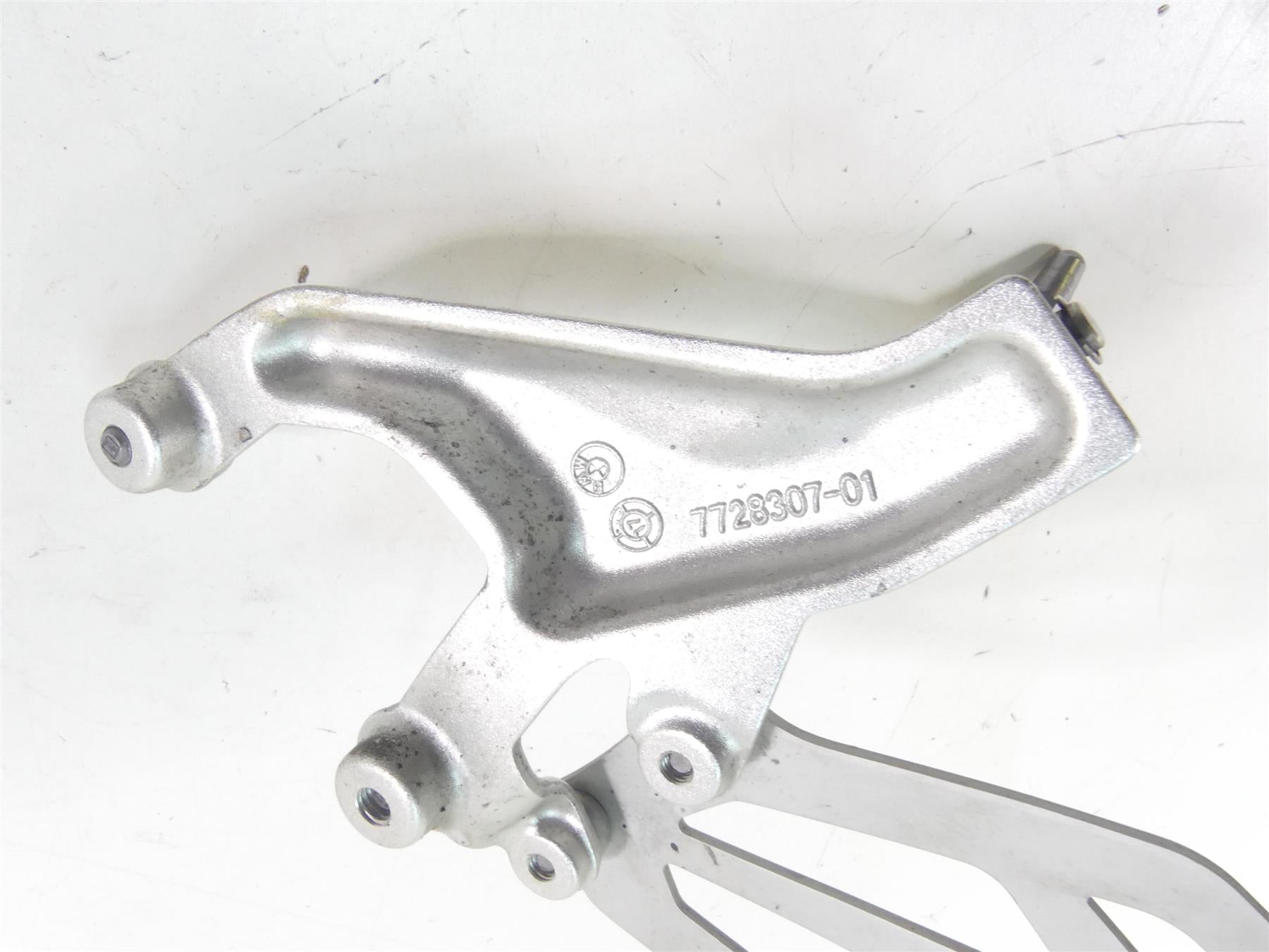 2018 BMW S1000RR K46 Left Front Foot Peg Footpeg Set & Shifter Lever 46717728307 {{ shop.shopifyCountryName }} - Mototech271