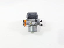 Load image into Gallery viewer, 2025 Yamaha YZF R7 Abs Brake Pump Control Module 2K BEB-85930-07-00 BEB-85930-03
