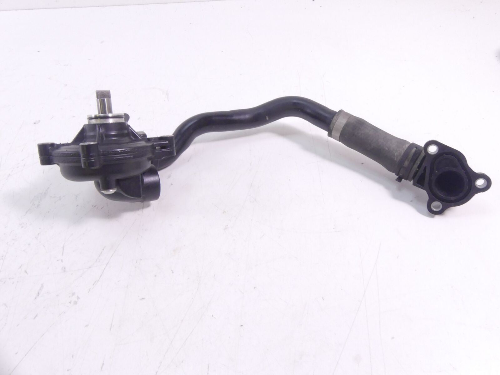 2018 BMW K1600 Bagger Water Pump + Hose 11518569272 {{ shop.shopifyCountryName }} - Mototech271