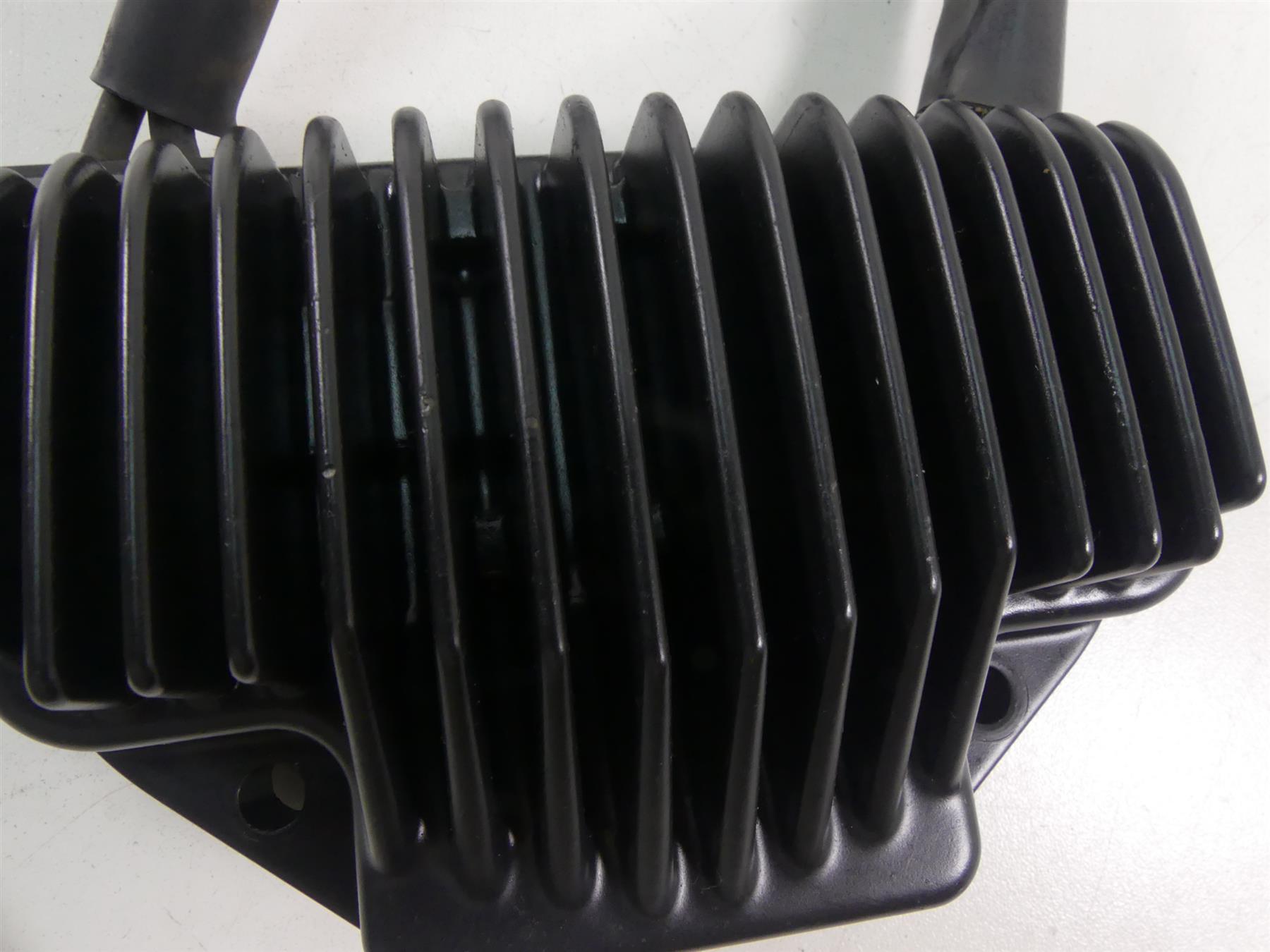 2005 Harley FXDWGI Dyna Wide Glide Rectifier Voltage Regulator 74631-04 {{ shop.shopifyCountryName }} - Mototech271