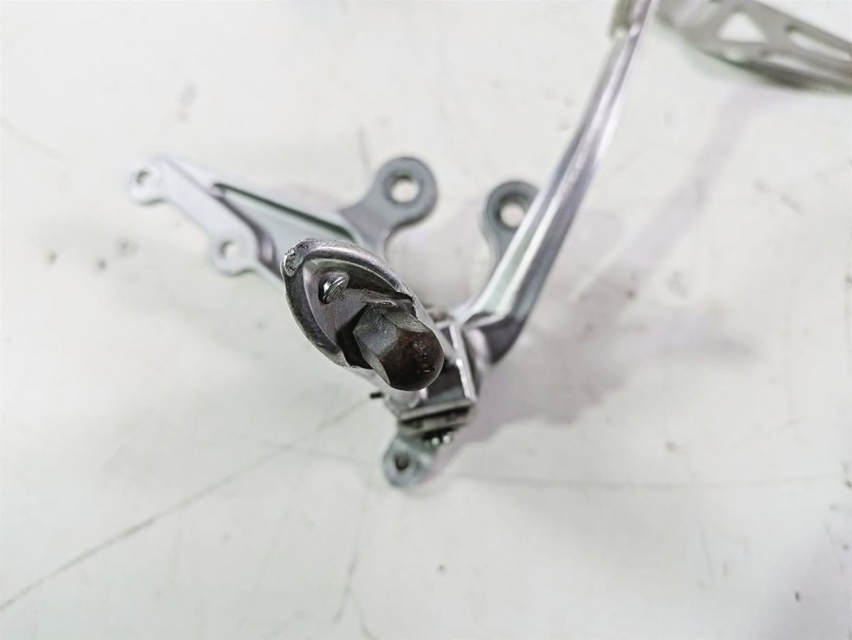 2016 Suzuki GSXR1000 Right Front Foot Peg Brake Pedal & Mount Set 3511-47H10 {{ shop.shopifyCountryName }} - Mototech271
