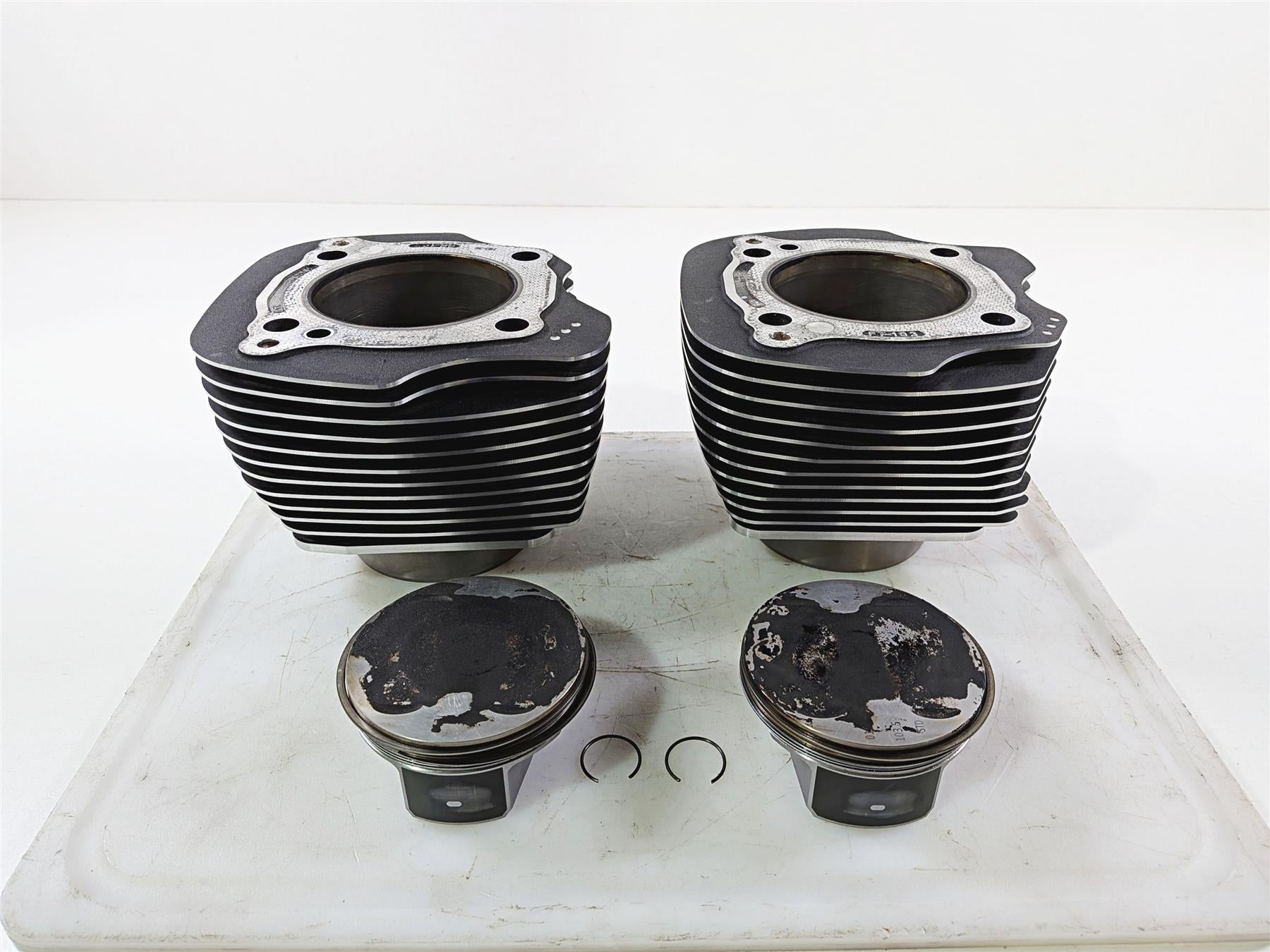 2024 Harley Softail FXLRST Low Rider Cylinder & Piston Set 117ci M8 3k 16800387 {{ shop.shopifyCountryName }} - Mototech271