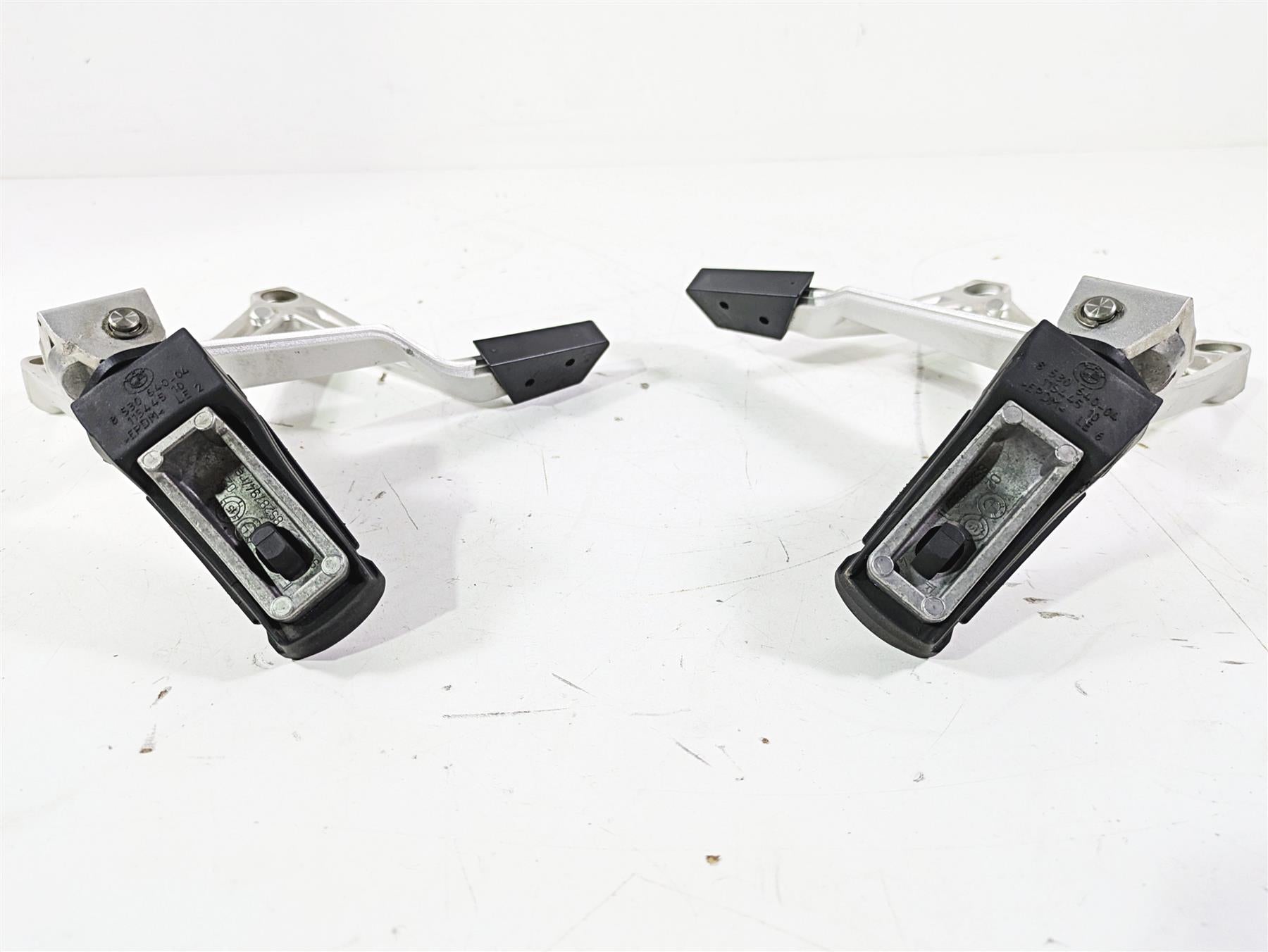 2016 BMW R1200GS GSW K50 Rear Passenger Footpeg Set 46718528793 46718528794 {{ shop.shopifyCountryName }} - Mototech271