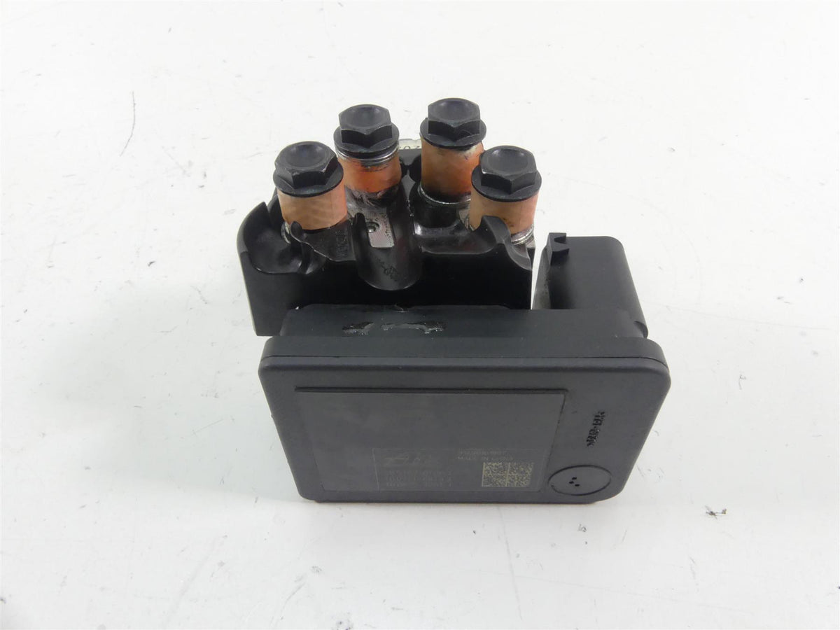 2017 Triumph Thruxton 1200R Abs Brake Pump Module Unit T2021931 {{ shop.shopifyCountryName }} - Mototech271