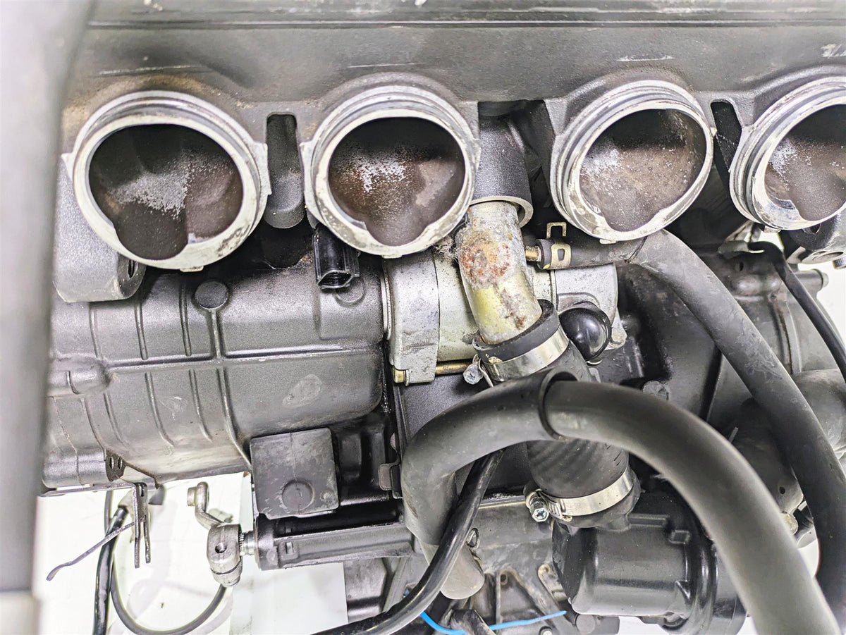 2005 Yamaha YZFR1 YZF R1 Engine Motor FOR PARTS - Read 5VY-15100-00-00 {{ shop.shopifyCountryName }} - Mototech271