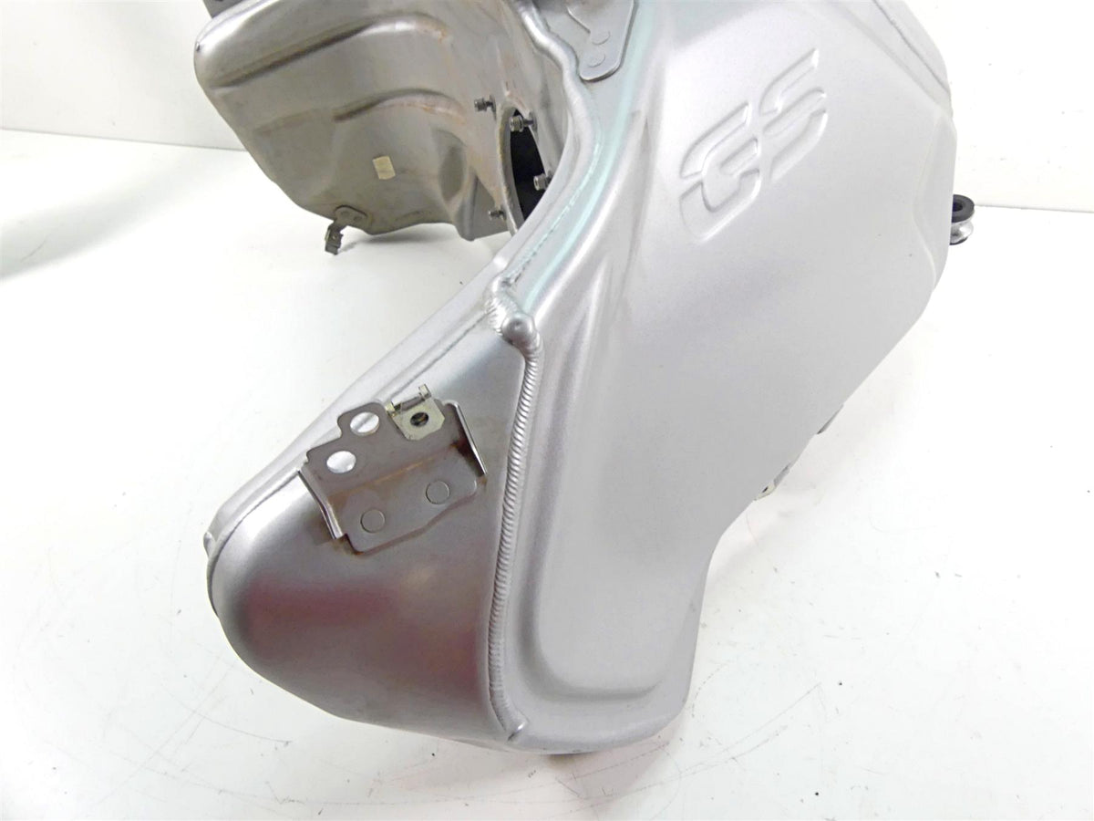 2016 BMW R1200GS Adv K51 Fuel Gas Petrol Tank - No Dents 16118536188 {{ shop.shopifyCountryName }} - Mototech271