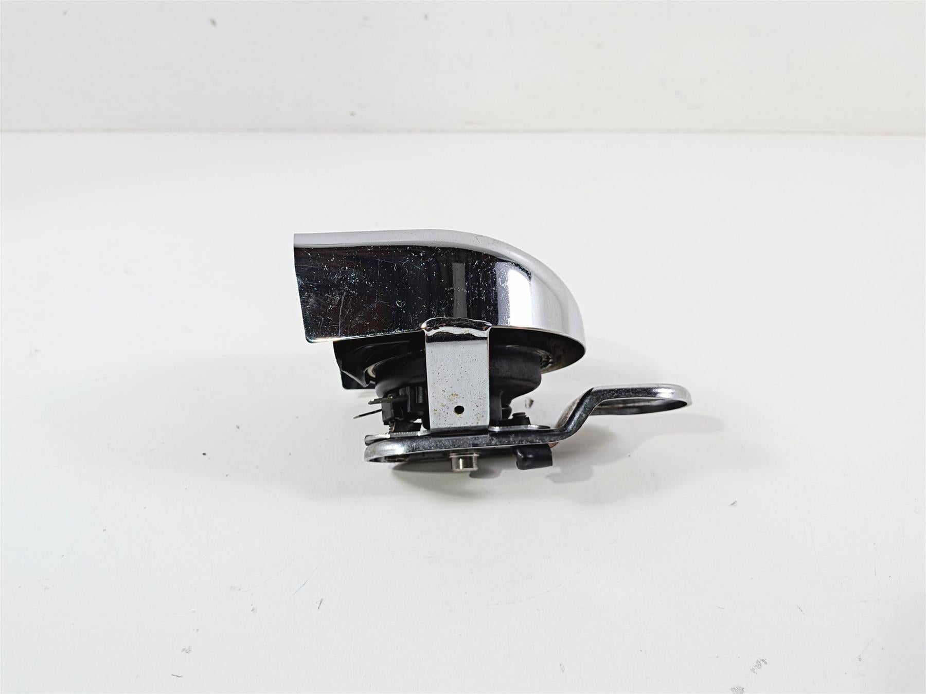 1993 Harley Touring FLHTCU Electra Glide Horn & Chrome Cover 69060-90H 61300478A {{ shop.shopifyCountryName }} - Mototech271