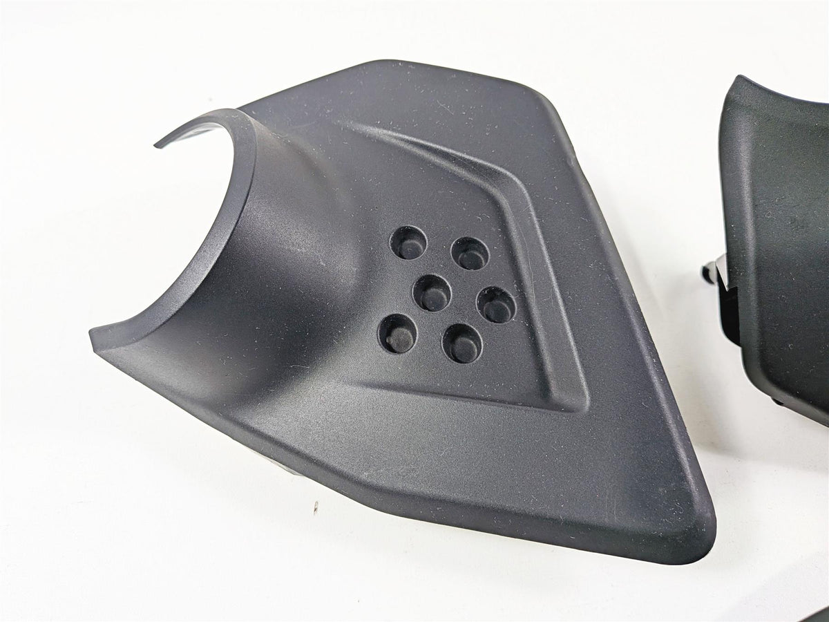 2023 BMW R nineT Scrambler K23 Between Leg Infill Fairing Set 46639444065 {{ shop.shopifyCountryName }} - Mototech271