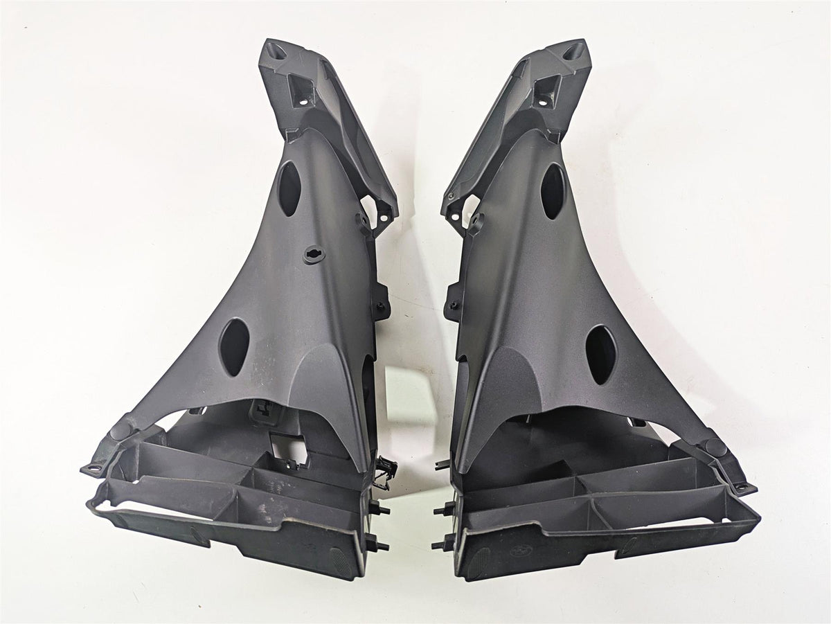 2016 BMW R1200RT K52 Radiator Fairing Cover Scoop Set 46637728668 {{ shop.shopifyCountryName }} - Mototech271