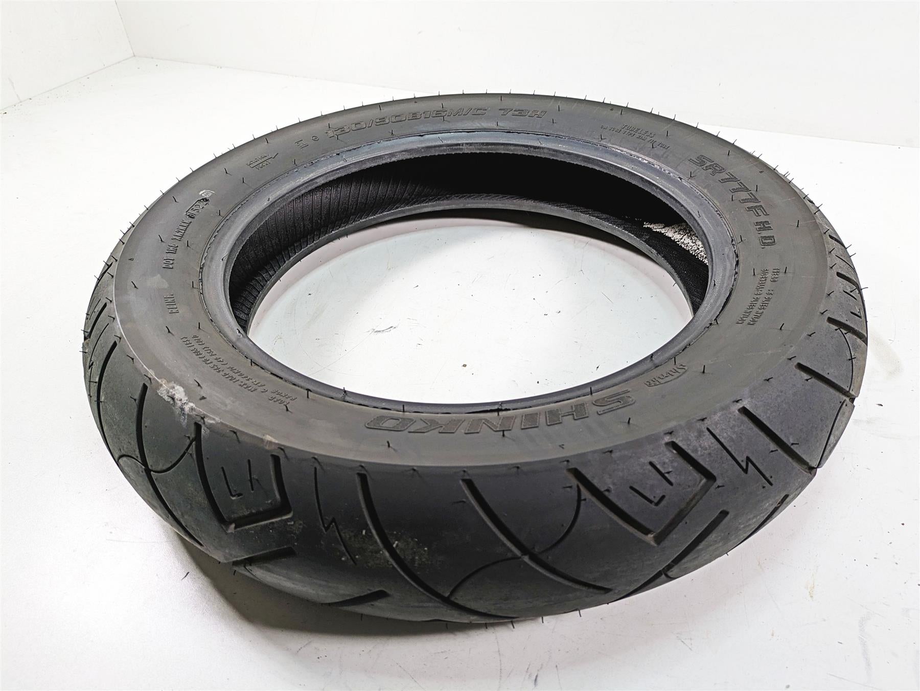 2005 Harley Touring FLHTCUI Electra Glide Used Motorcycle Front Tire Shinko SR777F 130/90/16 87-4585 {{ shop.shopifyCountryName }} - Mototech271