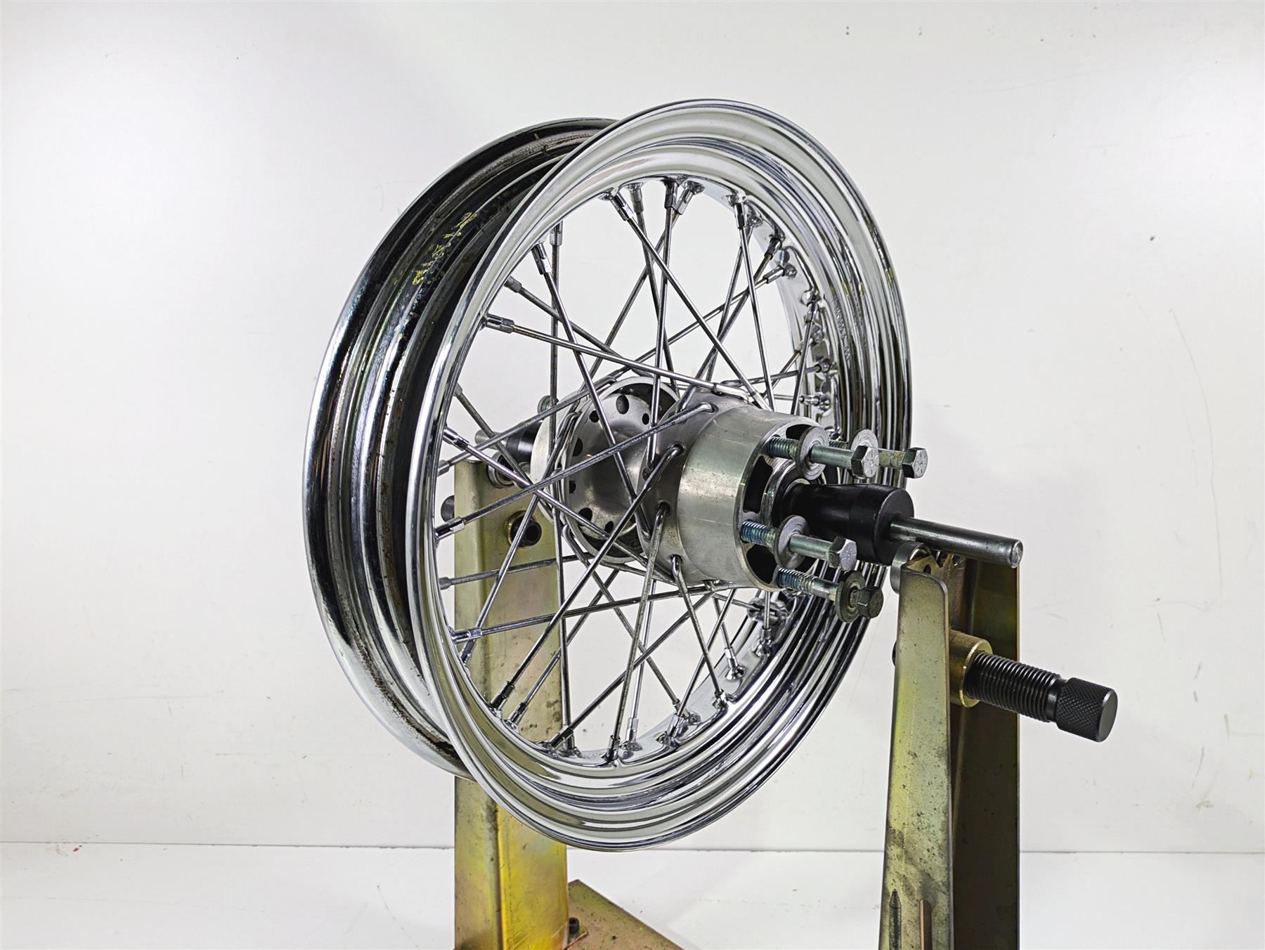 2016 Harley FLSTC Softail Heritage Rear Wheel Rim 16x3 .52mm Runout 40700-08A