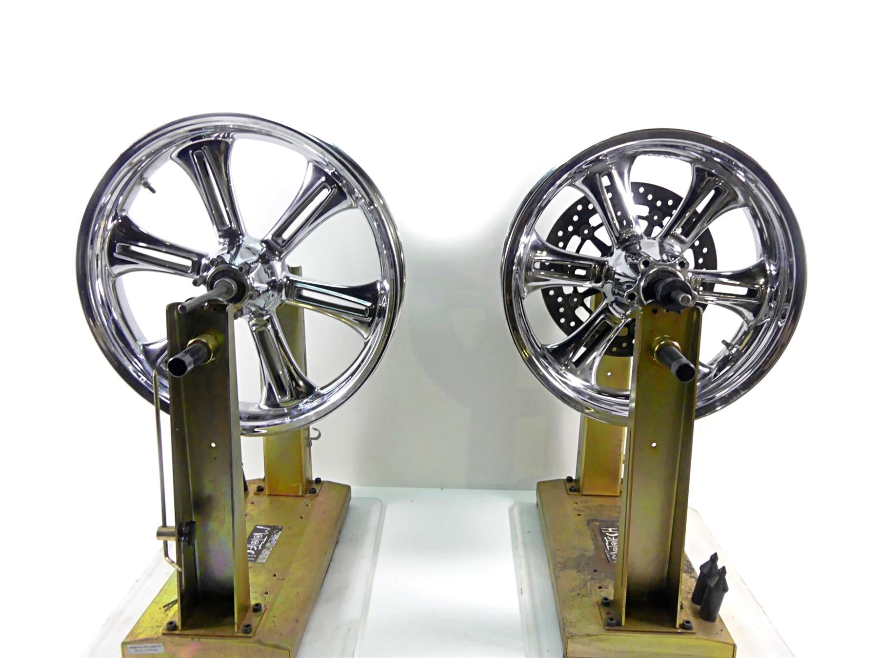 2011 Victory Cross Country Front Rear Chrome Cast Wheel Rim Set 1521383 1521384 {{ shop.shopifyCountryName }} - Mototech271