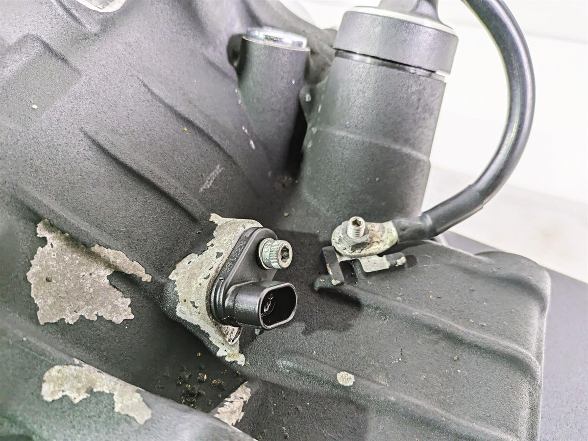 2016 Harley Touring FLTRX Road Glide Transmission Gear Box 6 Speed 33166-10A {{ shop.shopifyCountryName }} - Mototech271