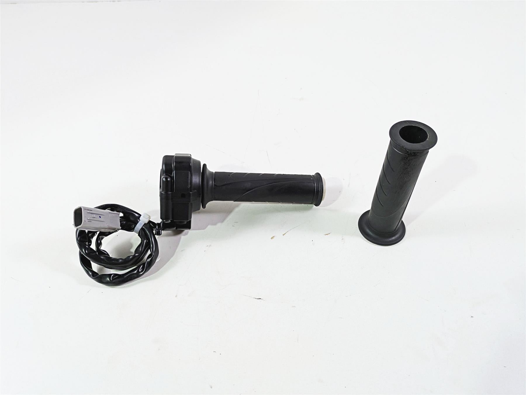 2019 Ducati Supersport 939 S Ride Fly By Wire Throttle Sensor 66020093B {{ shop.shopifyCountryName }} - Mototech271