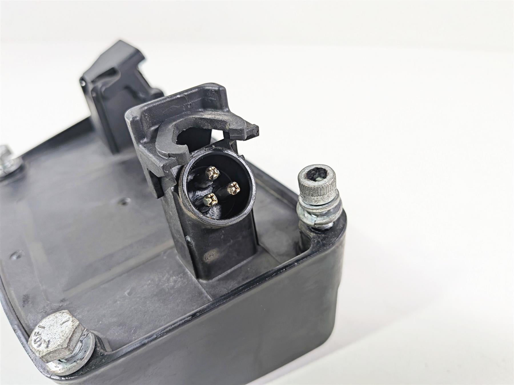 2020 Harley Touring FLTRK Road Glide Rectifier Voltage Regulator 74700025B {{ shop.shopifyCountryName }} - Mototech271