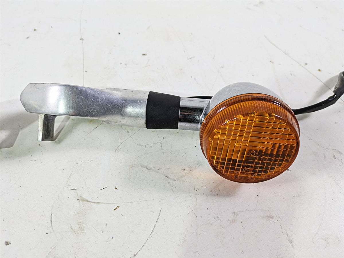 2002 Honda V-Twin VTX1800 C Front Blinker Turn Signal Set 33400-MBH-672 {{ shop.shopifyCountryName }} - Mototech271