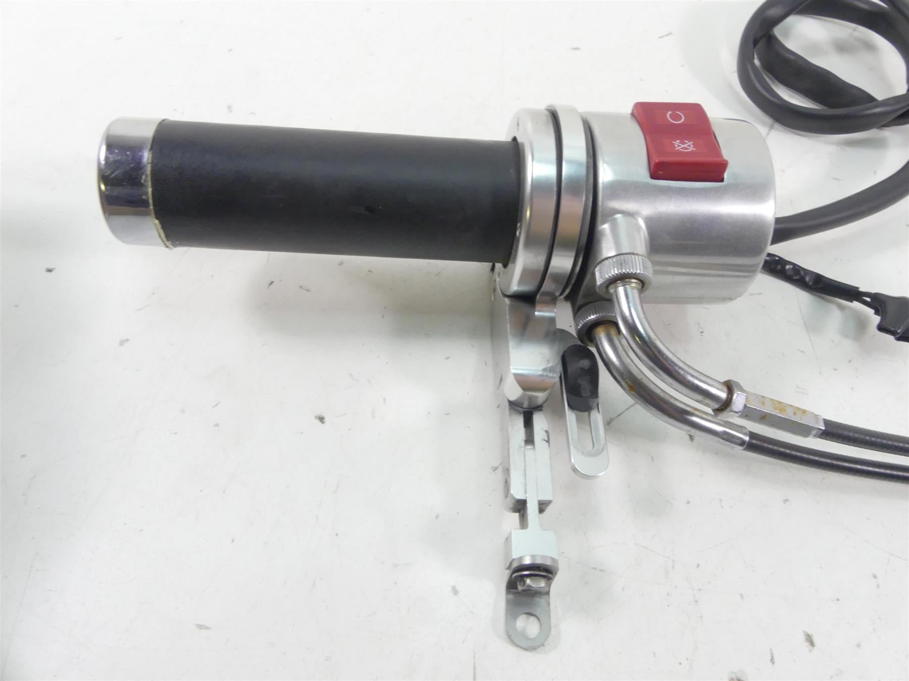 2008 Honda V-Twin VTX1800 N3 Right Control Switch & Throttle -Read 35130-MCV-N22 {{ shop.shopifyCountryName }} - Mototech271