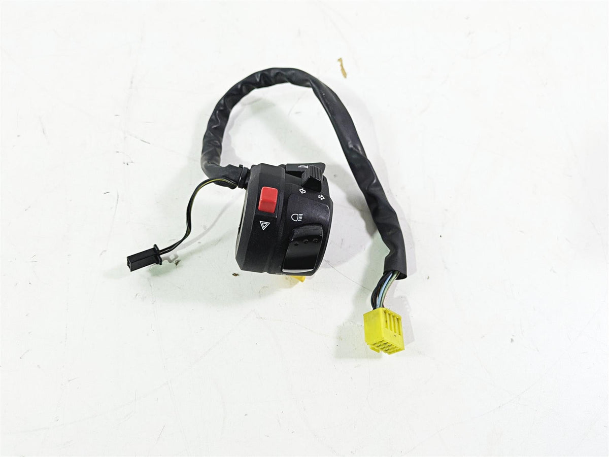 2008 Suzuki GSXR600 Left Hand Light Blinker Horn Control Switch 37400-37H13 {{ shop.shopifyCountryName }} - Mototech271