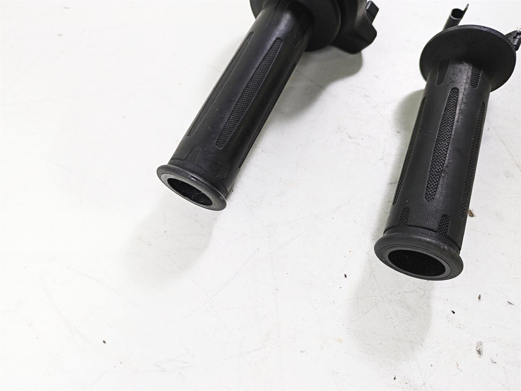2021 BMW R1250GS K51 Adv Heated Hand Grip Handle Set Cruise READ 61318552124 {{ shop.shopifyCountryName }} - Mototech271