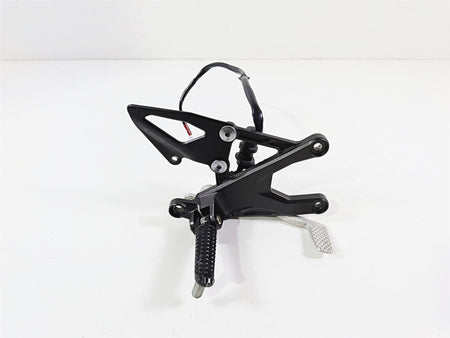 2022 Yamaha YZF R1 R1M RN65 Front Right Foot Peg & Brake Pedal 2CR-27443-00-00-Mototech271