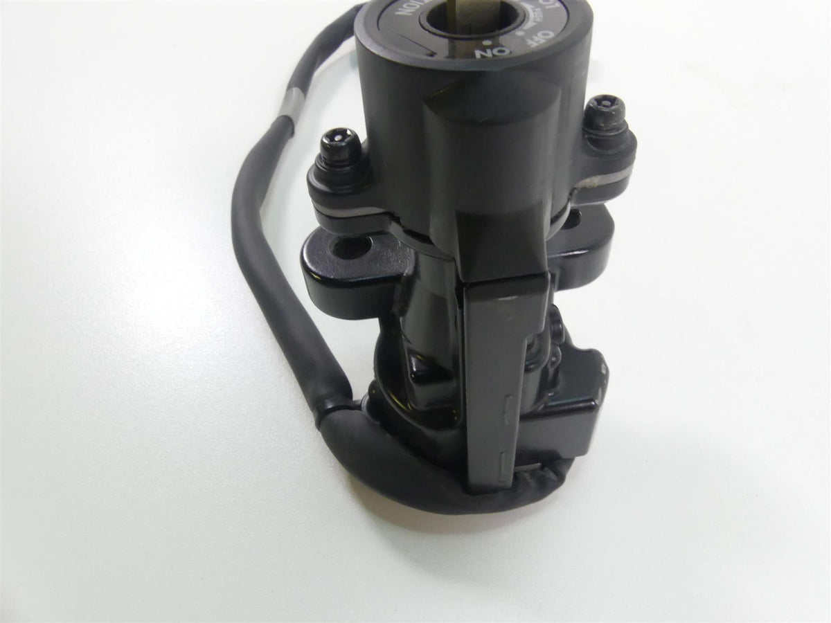 2022 Suzuki GSXR750 Ignition Switch Key Lock Fuel Tank Cap Set 37101-40822 {{ shop.shopifyCountryName }} - Mototech271