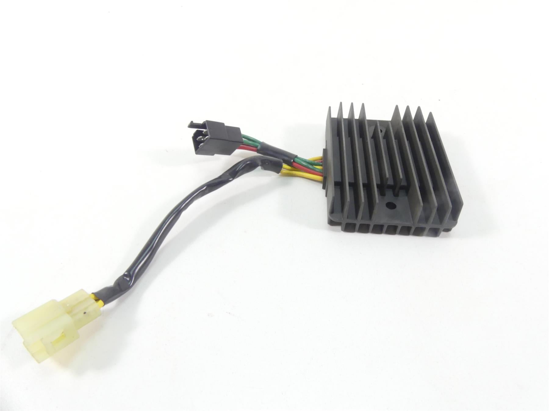 2010 Ducati Streetfighter 1098 S Rectifier Voltage Regulator 54040191A SH579EA {{ shop.shopifyCountryName }} - Mototech271