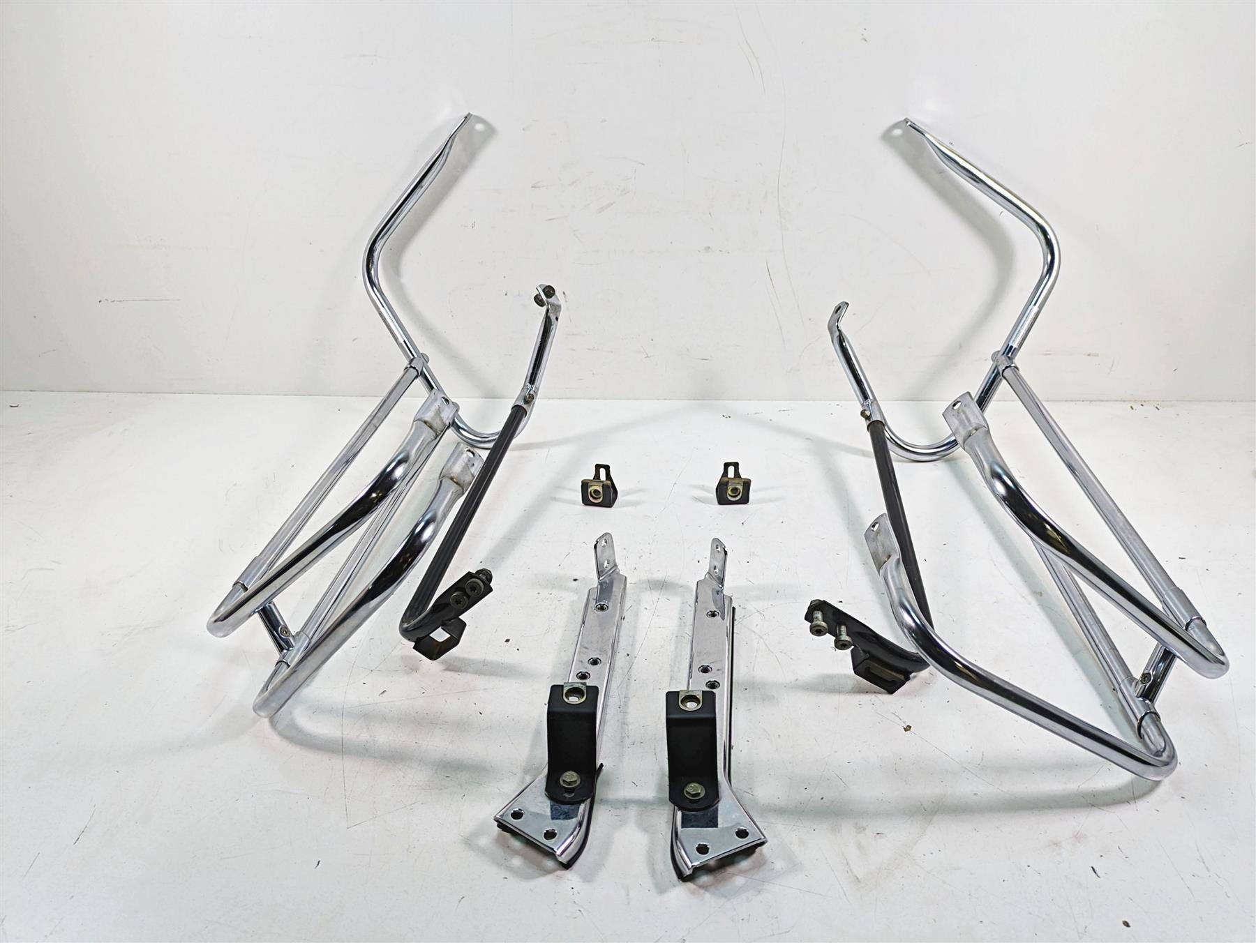 2008 Harley FLHTCU Electra Glide Saddlebag Guard Rail Support Set 49193-93 {{ shop.shopifyCountryName }} - Mototech271