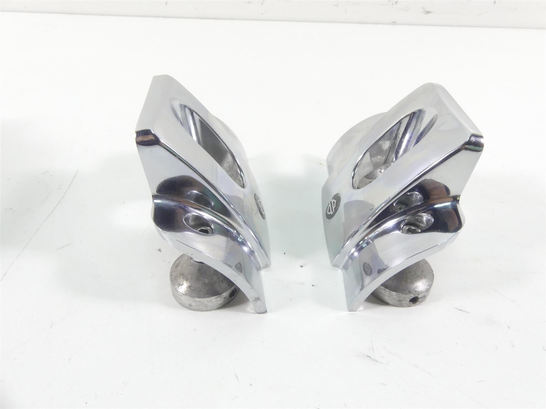 2009 Harley FXDL Dyna Low Rider Chrome Spark Plug Cover Set 43858-00 {{ shop.shopifyCountryName }} - Mototech271