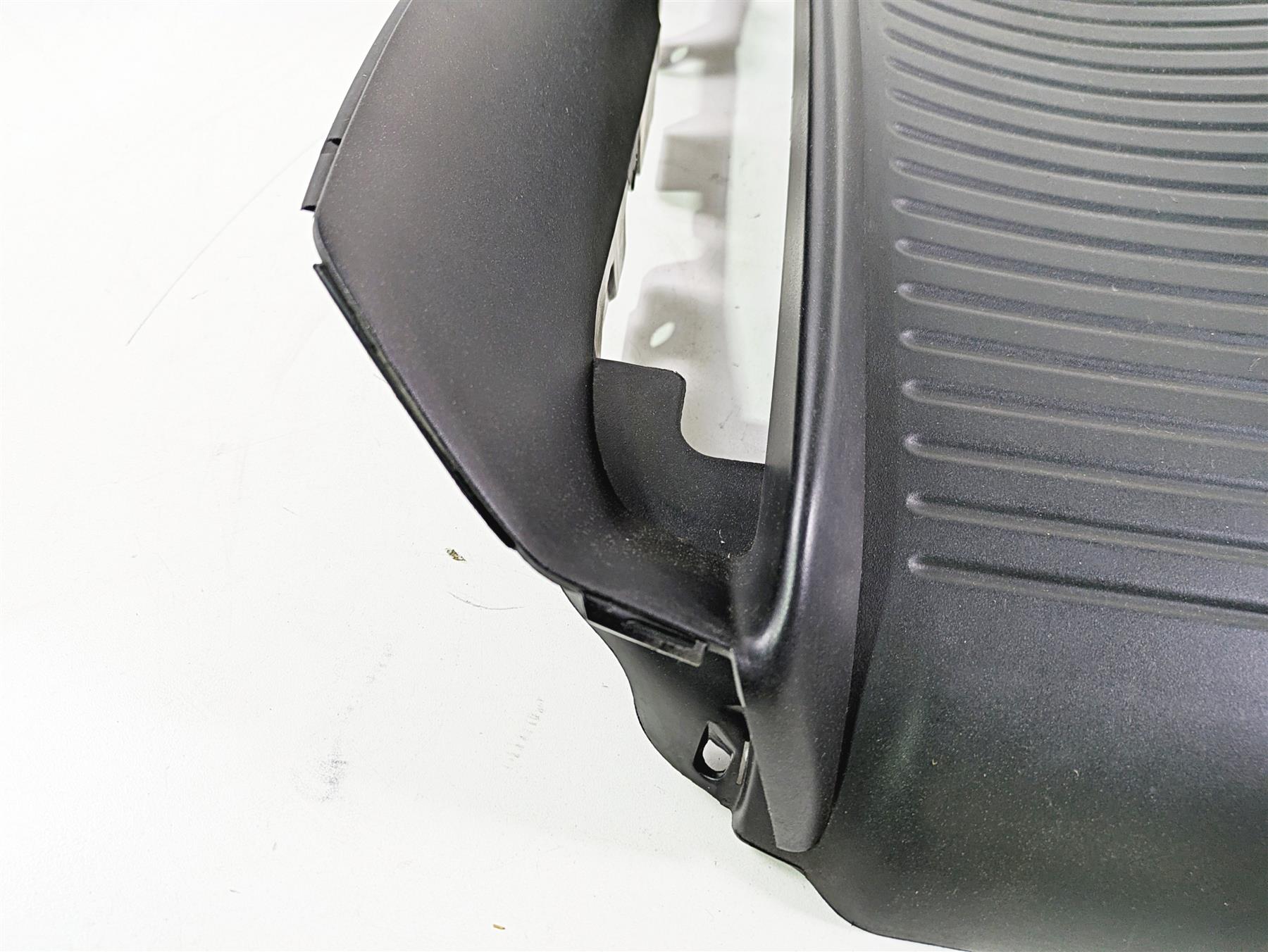 2010 Harley VRSCF Muscle Rod Radiator Front Center Cover Fairing 26826-09 {{ shop.shopifyCountryName }} - Mototech271