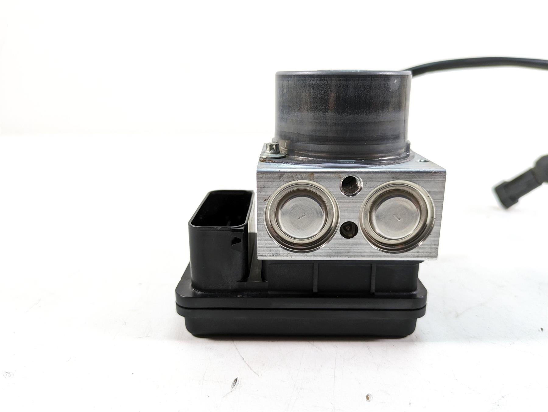 2018 KTM 1090 Adventure R Abs Brake Pump Pressure Unit Module 60842031000 {{ shop.shopifyCountryName }} - Mototech271