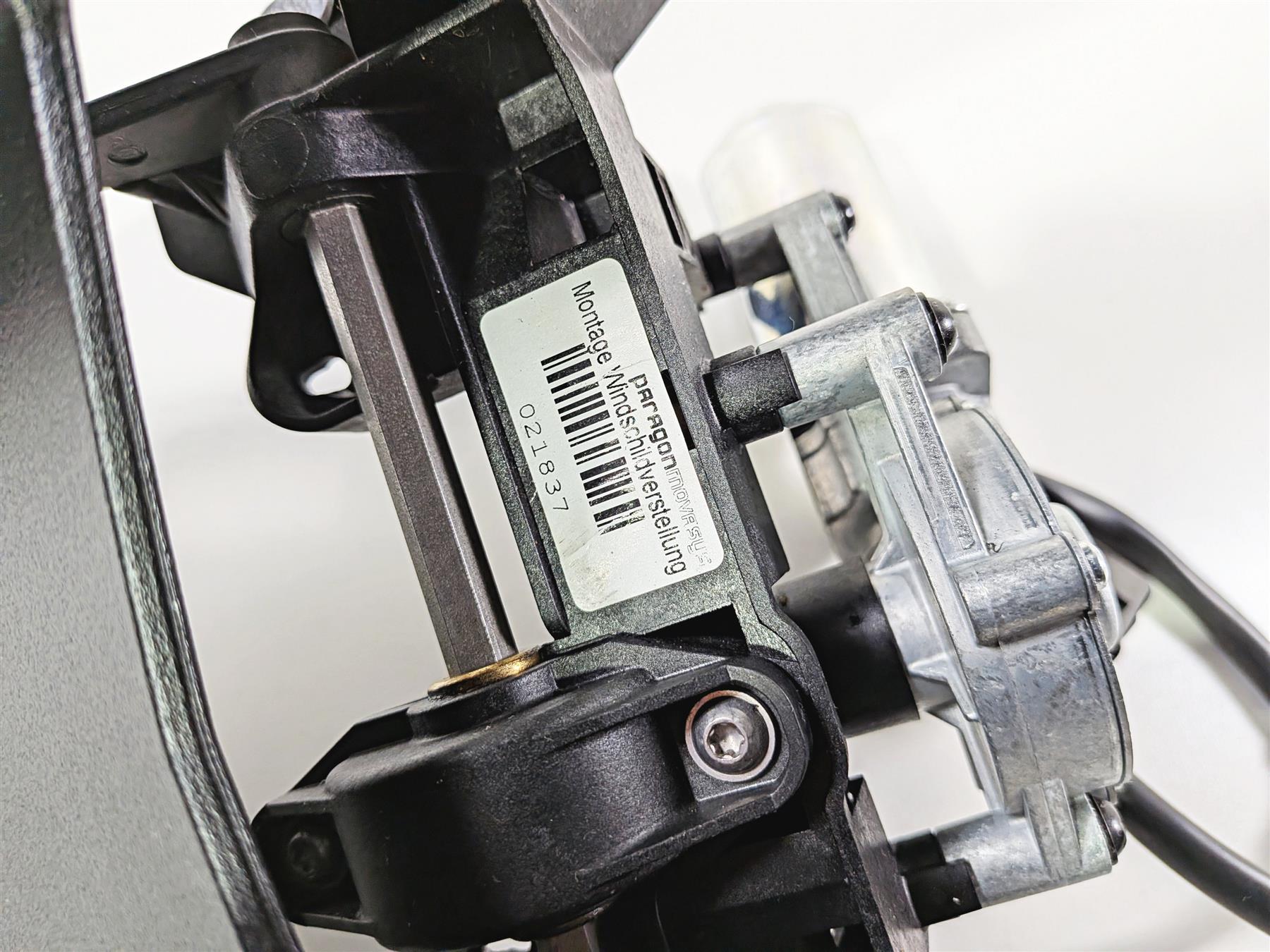 2023 BMW R1250RT RTP K52 Windshield Mount & Adjustment Motor 46638394399 {{ shop.shopifyCountryName }} - Mototech271
